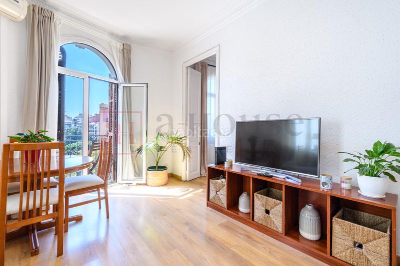 Foto 5240316b-a1f9-4c3b-bdf6-3725df75afa6. Pis a Sagrada Família Barcelona