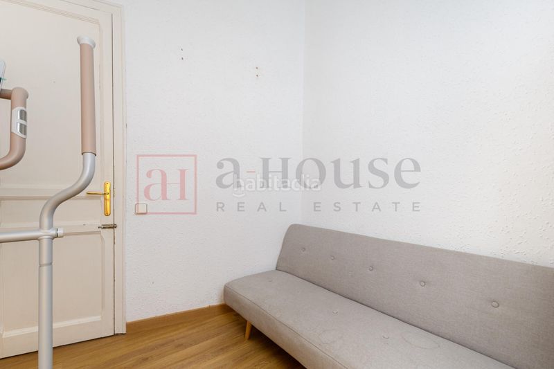 Foto 56dadc43-fdd6-49ef-ae95-6a522c2eab27. Pis a Sagrada Família Barcelona