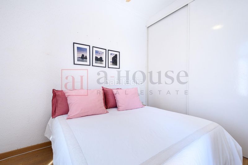 Foto cedc2850-297d-41cd-ae8e-4b434122d339. Pis a Sagrada Família Barcelona