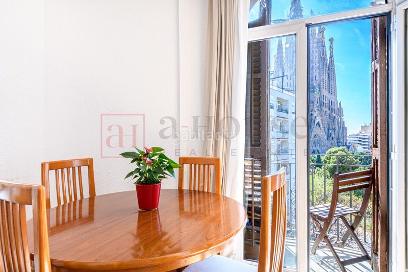 Foto e2f26f7f-484c-4c2b-9ec9-3f5aa52d919c. Pis a Sagrada Família Barcelona