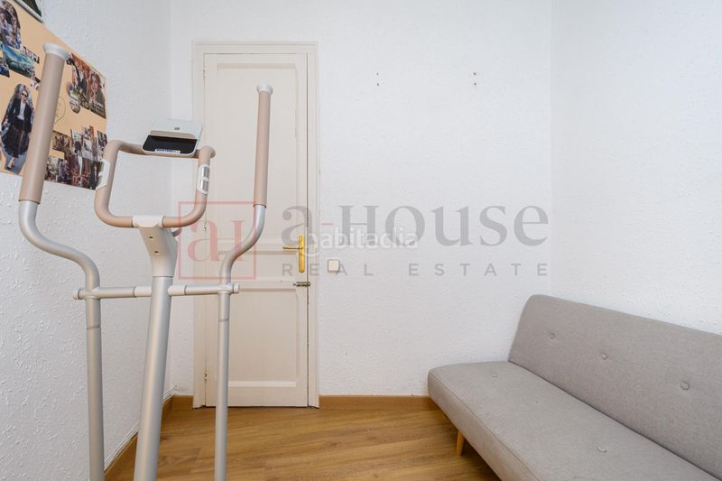 Foto e5aa7904-3b57-4ee7-80fb-1adb4cc45442. Pis a Sagrada Família Barcelona