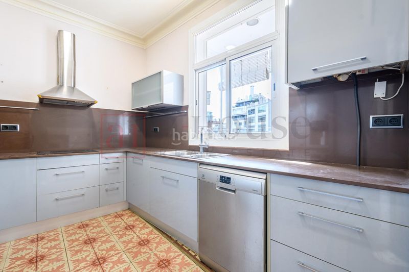 Foto 848d71ee-24ea-4d56-8f72-4da8dec0ec73. Pis a Dreta de l´Eixample Barcelona