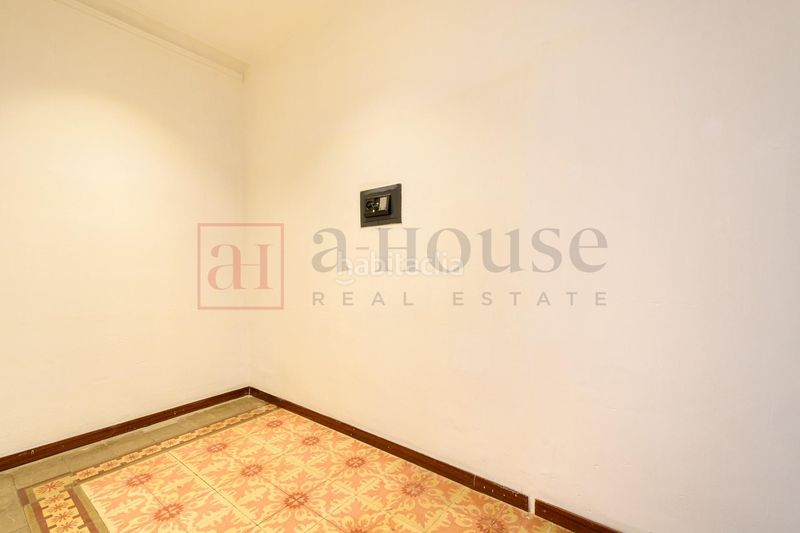 Foto a0e4cfdd-64ec-45f5-9930-3e848bf77e64. Pis a Dreta de l´Eixample Barcelona