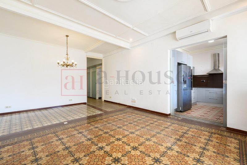 Foto b5831943-690d-4562-a926-bdba10b95188. Pis a Dreta de l´Eixample Barcelona