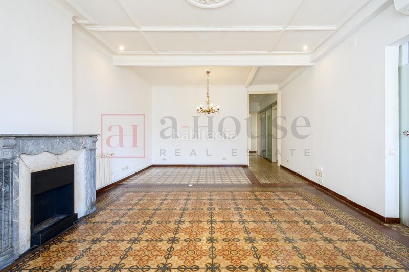 Foto f17f162a-2535-4474-b390-7eaed7f8e326. Pis a Dreta de l´Eixample Barcelona