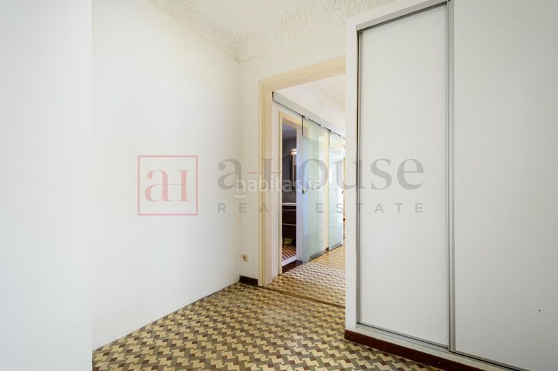 Foto f2089cd6-4444-411f-9822-8329df4e75c5. Pis a Dreta de l´Eixample Barcelona