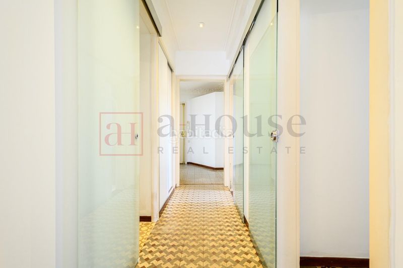 Foto f5bcddfa-ba55-4c66-8c2a-22d71c67a5d1. Pis a Dreta de l´Eixample Barcelona