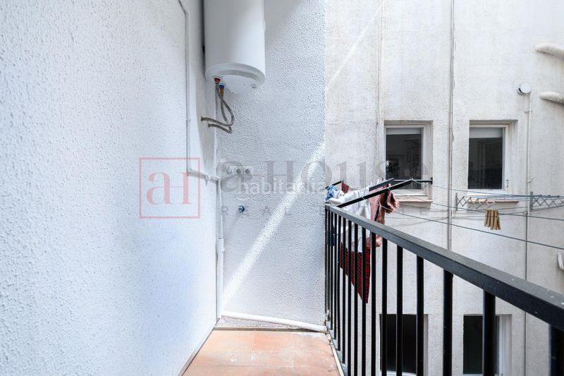 Foto 2c57c986-4ba6-4f68-8d0b-d89acb435111. Àtic amb calefacció a Dreta de l´Eixample Barcelona
