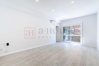 Etagenwohnung  Avenida diagonal. Piso reformado a estrenar en eixample