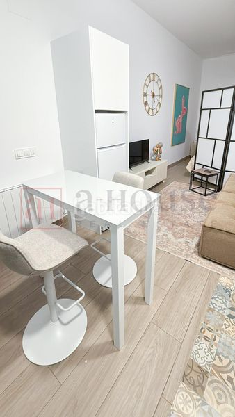 Foto d0341e39-bd91-4cc8-b39b-511c6e7e09d4. Planta baixa amb calefacció piscina a Delicias Madrid