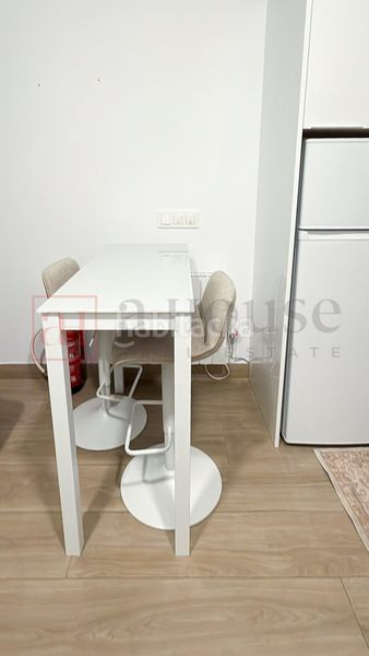 Foto d5712fd0-ac4e-4037-9e9e-42d179b5b0dc. Planta baixa amb calefacció piscina a Delicias Madrid