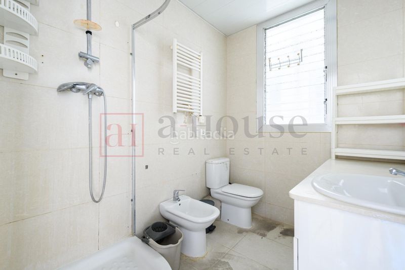 Foto fa9ecd32-3ad9-4b7d-979d-7beee7158640. Pis a Dreta de l´Eixample Barcelona