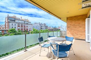 Piso  Gran via de les corts catalanes. Piso con gran terraza y doble orientación en la nova esquerra de