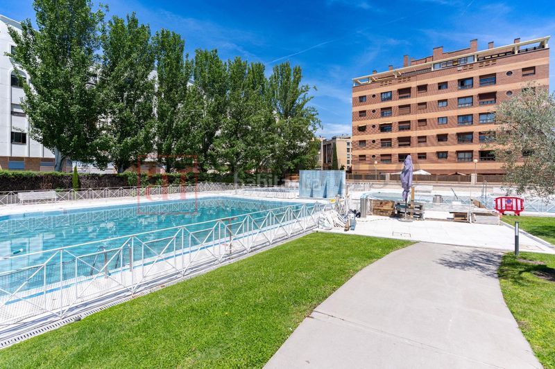 Foto 46e0f164-fd38-4cbe-9d1a-4efde33feb23. Pis amb calefacció aparcament piscina a Rejas Madrid