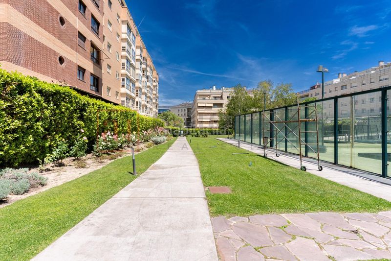 Foto 55abb2f9-d96e-41d9-b2a0-6294d5984810. Pis amb calefacció aparcament piscina a Rejas Madrid