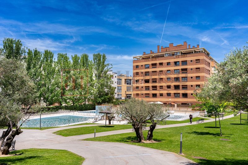Foto 71cec58c-5d62-4611-aa0a-a148874fee26. Pis amb calefacció aparcament piscina a Rejas Madrid