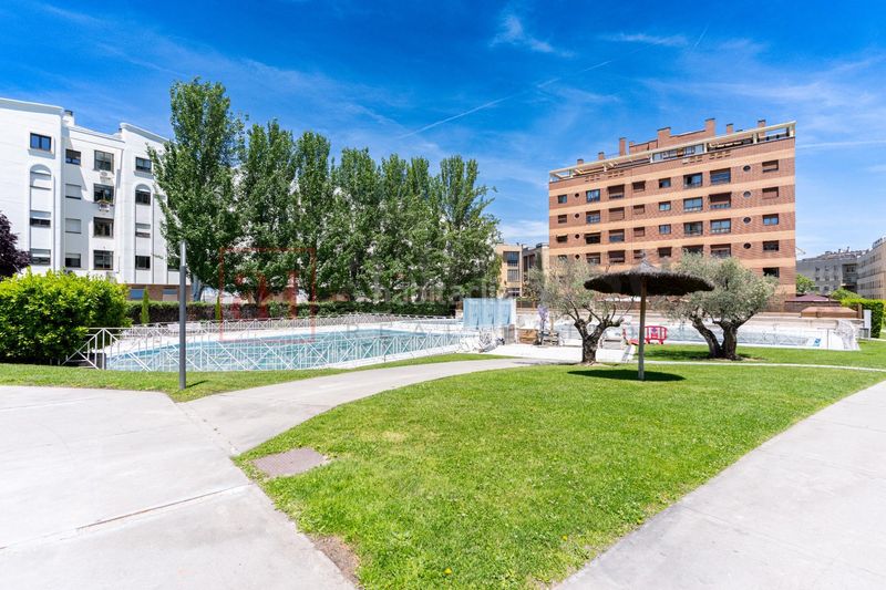 Foto c16fbcb3-1433-4736-8908-a65a670a93e2. Pis amb calefacció aparcament piscina a Rejas Madrid