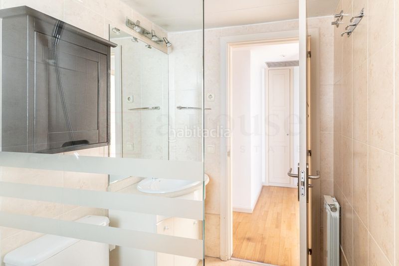 Foto ea7a84cc-e5c5-40b7-a086-b29fa9e8b4fd. Pis amb calefacció aparcament piscina a Rejas Madrid