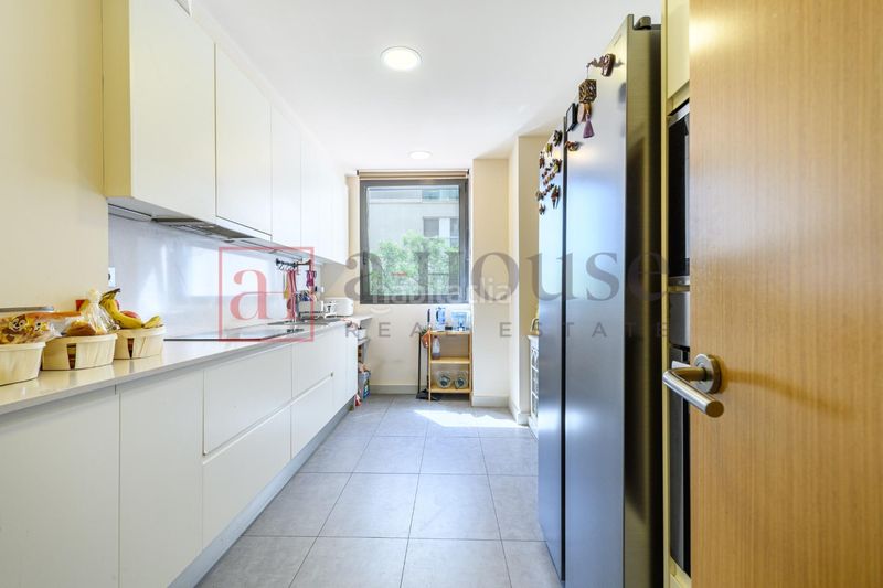 Foto a64a608a-95fc-484f-8041-a9412f4534ae. Pis amb calefacció aparcament a La Marina del Port Barcelona