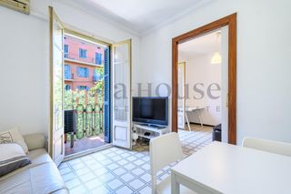 Etagenwohnung  Carrer de valència. Piso con doble orientación y balcón en la nova esquerra de leixa