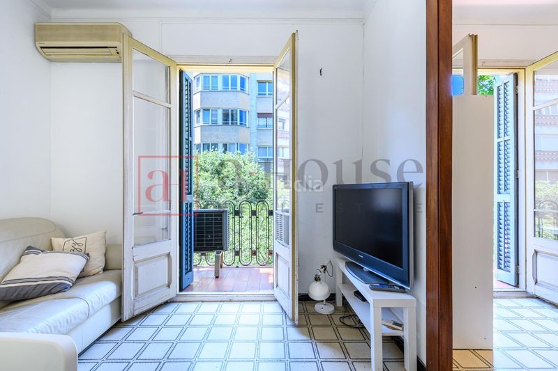 Foto 3555cd7e-2468-477d-9196-686bd44a499d. Pis amb calefacció a La Nova Esquerra de l´Eixample Barcelona