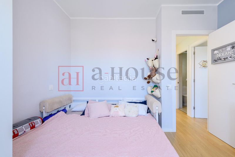 Foto af7b4600-d7a1-4b43-a133-d5cbdac19b59. Àtic amb calefacció piscina a La Nova Esquerra de l´Eixample Barcelona