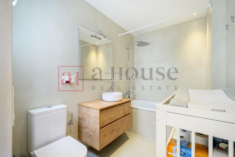 Foto c1464ee7-4e14-4e95-91a8-19b79f758142. Àtic amb calefacció piscina a La Nova Esquerra de l´Eixample Barcelona