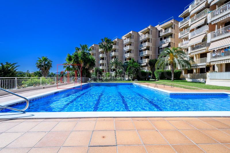 Foto 455f4c7f-ab8b-4e57-b150-cd69f209d76e. Àtic amb calefacció aparcament piscina a Vallpineda-Santa Bàrbara Sitges