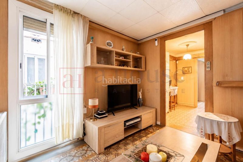 Foto 016f8df5-a605-4a6b-98da-d6806264d2da. Pis amb calefacció a La Nova Esquerra de l´Eixample Barcelona