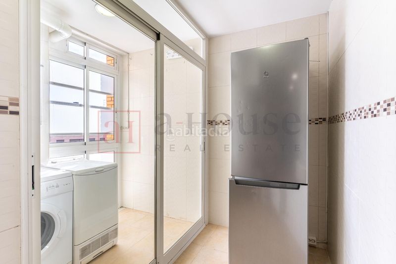 Foto db5f6711-c828-436a-8970-767a25222fef. Pis amb calefacció aparcament piscina a Sanchinarro Madrid