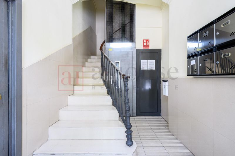 Foto 2ea34293-e9e7-4f2d-b0a3-d7e9b59883ed. Pis amb calefacció a Sant Antoni Barcelona