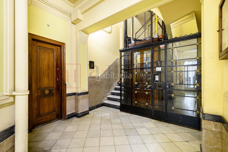 Foto c87d8d1b-2cbc-4bb1-a778-2ad58f61119e. Pis amb calefacció a Vila de Gràcia Barcelona