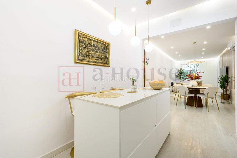 Foto a1b4b6f3-c812-47fe-8b87-a06af5b35fee. Pis amb calefacció a Barri de les Corts Barcelona