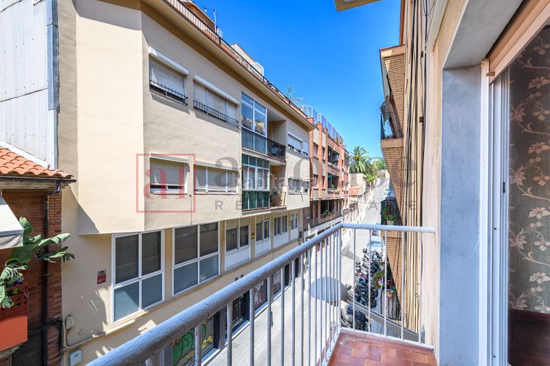 Foto b618d898-f0ad-4bff-8e6b-d6753c662d6a. Pis a La Salut Barcelona