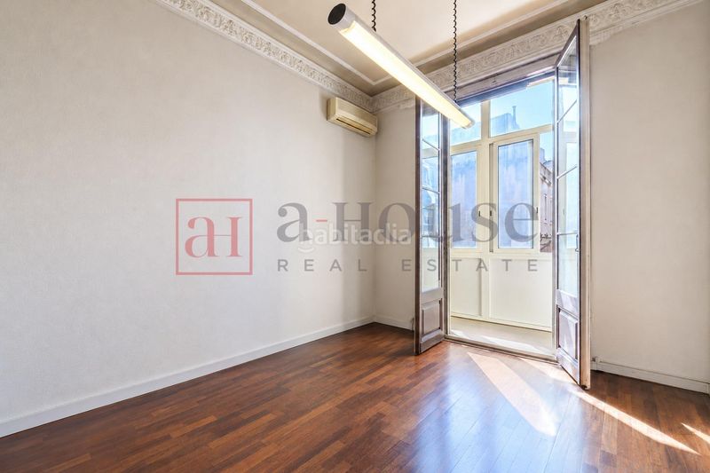 Foto a9235583-aa26-40aa-94fc-641744d40378. Pis amb calefacció a Dreta de l´Eixample Barcelona