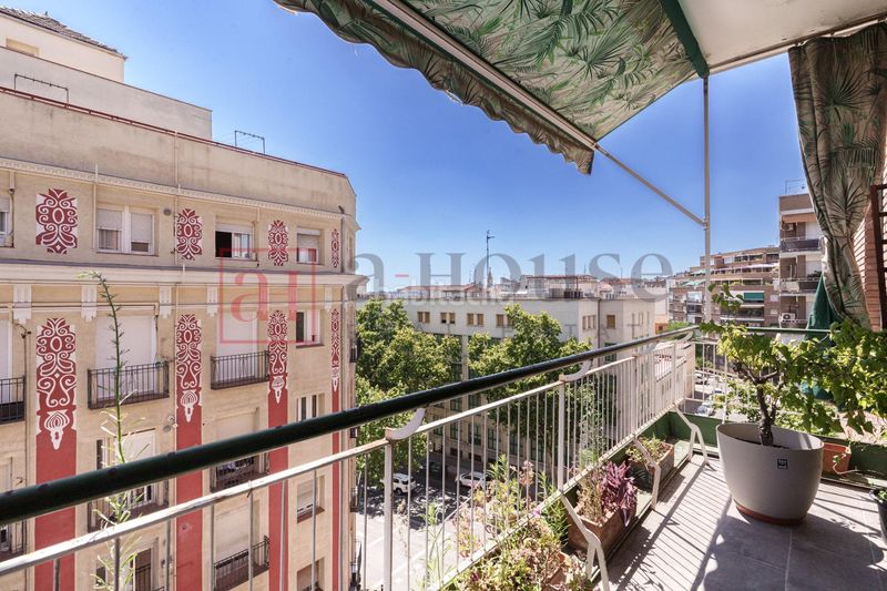 Piso  Avenida avenida menéndez pelayo. Piso exterior con terraza para entrar a vivir en la zona de pací