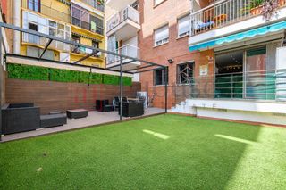 Appartement  Carrer del comte borrell. Piso con terraza privada de 60m2, en calle peatonal y listo para