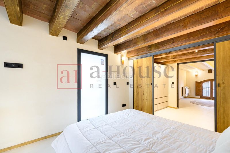 Foto 4b8adeca-5aa8-4048-938a-06d4186237bb. Àtic amb calefacció a Vila de Gràcia Barcelona