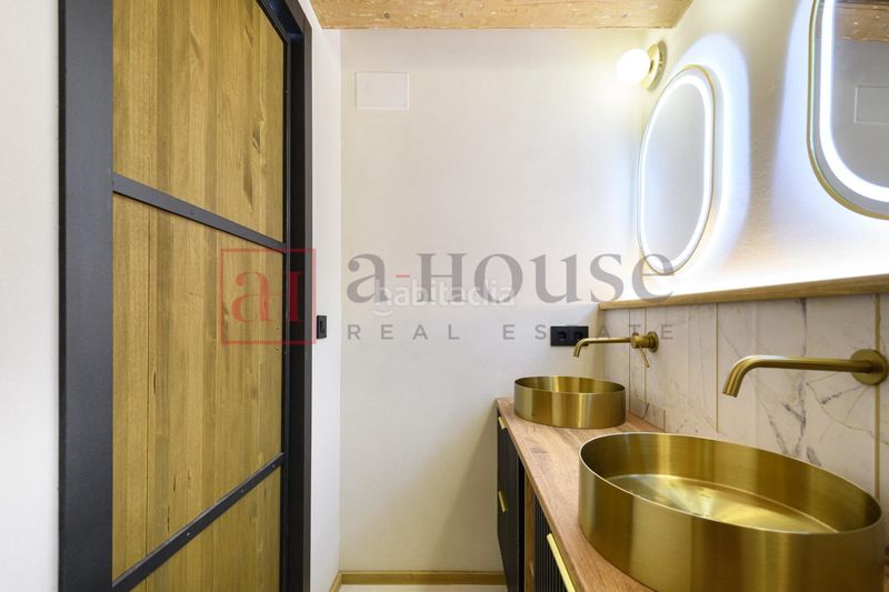 Foto a9a89b6e-1c24-4c0d-9d53-a15009c3398f. Àtic amb calefacció a Vila de Gràcia Barcelona
