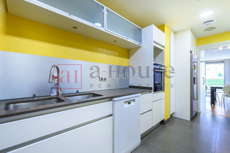 Foto 3b3d09ab-e67c-49ac-b515-67c41ce7c4c2. Pis amb calefacció aparcament a L´Antiga Esquerra de l´Eixample Barcelona