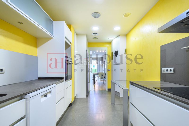 Foto 58a334e1-9170-4bab-8ca9-71eb4a292162. Pis amb calefacció aparcament a L´Antiga Esquerra de l´Eixample Barcelona