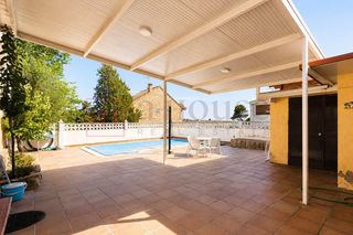 Chalet  Calle santa isabel. Chalet independiente con piscina