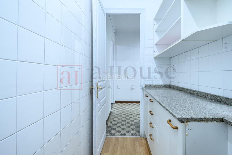 Foto dd8d3ee9-1338-4f3c-89a7-1a2a7c9572b8. Pis amb calefacció a La Nova Esquerra de l´Eixample Barcelona