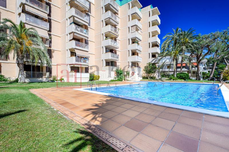 Foto 48c73600-ee07-465b-a526-b5ba9b975ba9. Àtic amb calefacció aparcament piscina a Vallpineda - Rocamar Sant Pere de Ribes