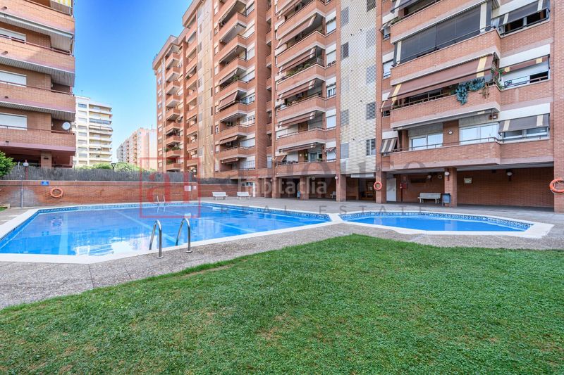 Foto 085e7bd6-d02c-417b-8fec-b83732d6dc60. Pis amb calefacció aparcament piscina a Sant Ramon - Maternitat Barcelona