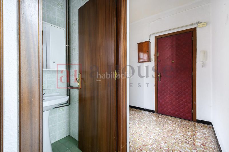 Foto 0874b482-3bd7-4329-af6d-fa37b24b3dea. Pis amb calefacció a El Camp de l´Arpa del Clot Barcelona