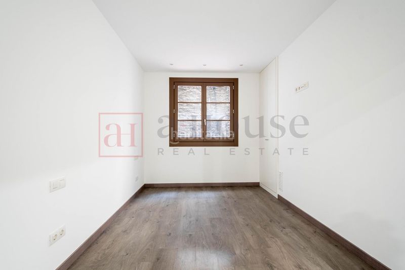 Foto 597c65a4-3661-4b81-b684-323e47bef208. Pis amb calefacció a Sant Antoni Barcelona