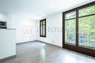 Pis  Avenida avinguda paral·lel. Piso reformado con balcón en el barrio de sant antoni
