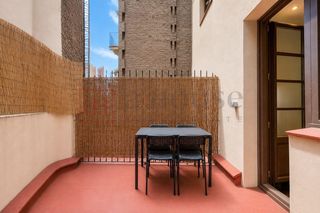 Etagenwohnung  Avenida avinguda paral·lel. Piso reformado con balcón y terraza en sant antoni