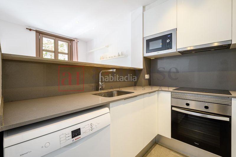 Foto fcbbecda-d6cb-4fe5-9a41-0fbac5c563ad. Pis amb calefacció a Sant Antoni Barcelona